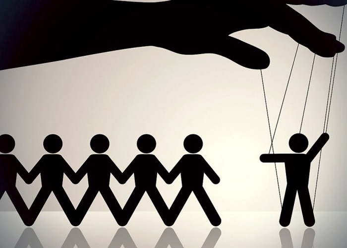 لماذا نحن مهووسون بنظرية المؤامرة؟