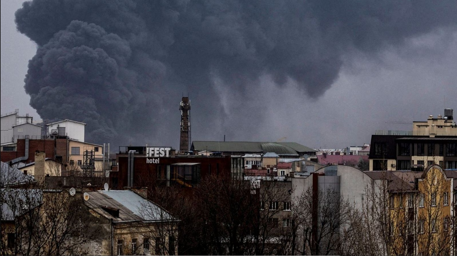 Russian missile attacks targeting Ukrainian cities, including Kiev